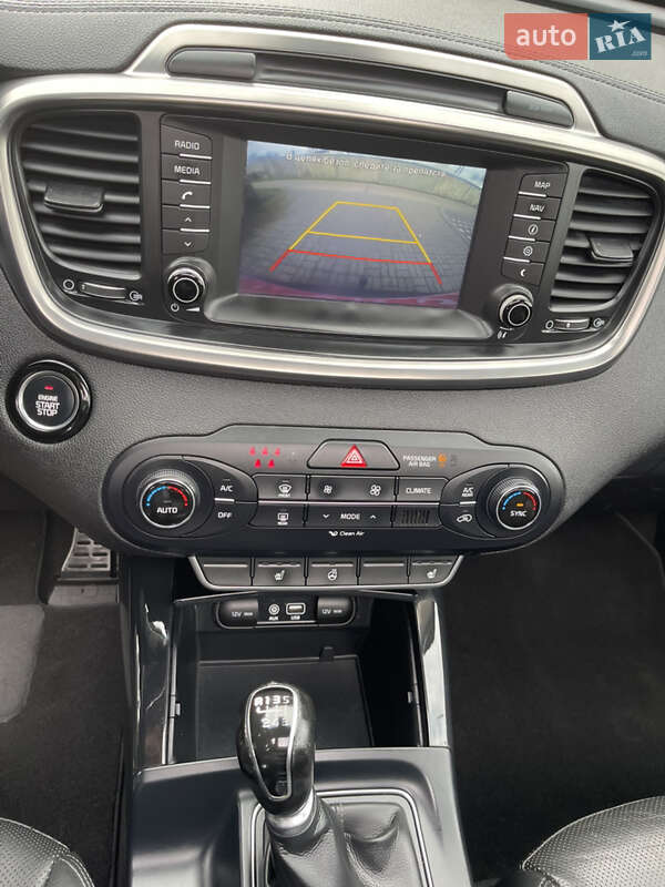 Внедорожник / Кроссовер Kia Sorento 2017 в Стрые