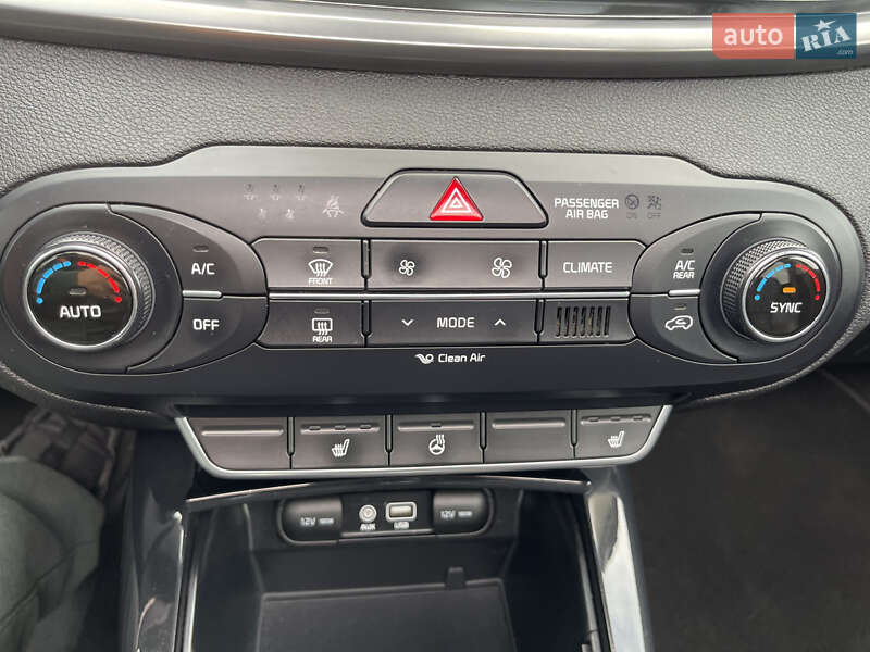 Внедорожник / Кроссовер Kia Sorento 2017 в Стрые