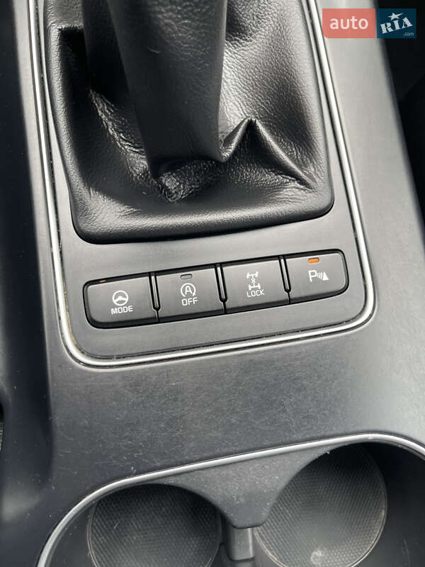 Внедорожник / Кроссовер Kia Sorento 2017 в Стрые