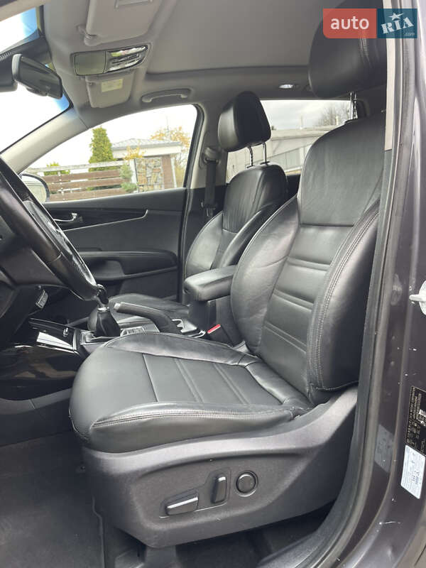 Внедорожник / Кроссовер Kia Sorento 2017 в Стрые