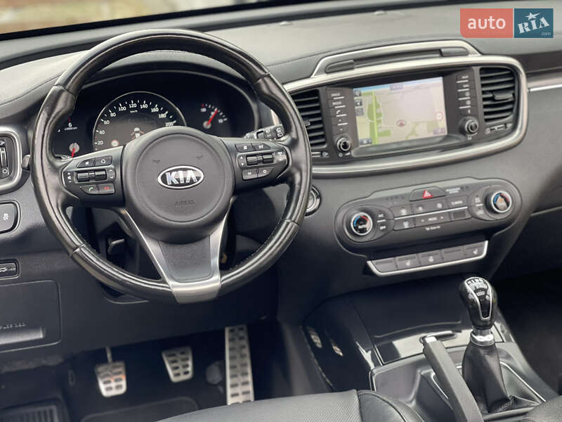 Внедорожник / Кроссовер Kia Sorento 2017 в Стрые