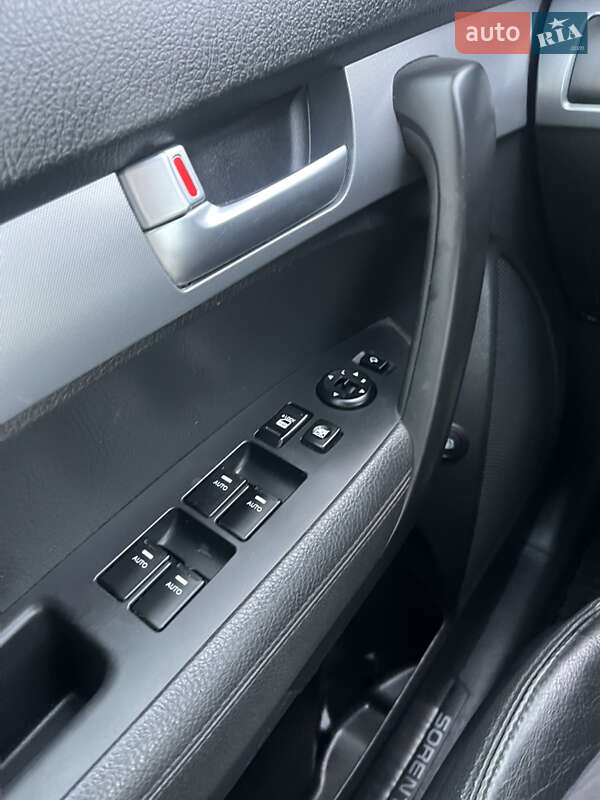 Внедорожник / Кроссовер Kia Sorento 2013 в Ахтырке