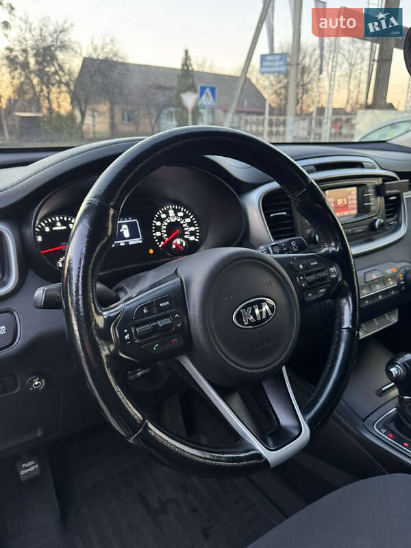 Внедорожник / Кроссовер Kia Sorento 2016 в Лубнах