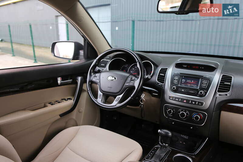 Внедорожник / Кроссовер Kia Sorento 2013 в Киеве