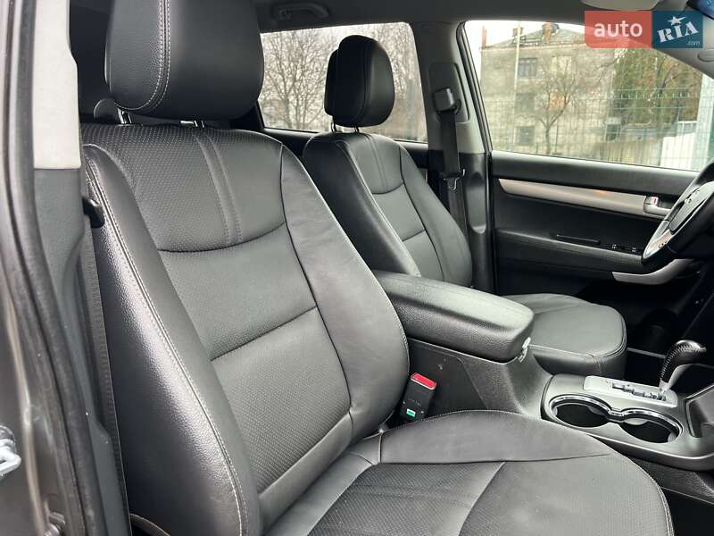 Внедорожник / Кроссовер Kia Sorento 2012 в Житомире