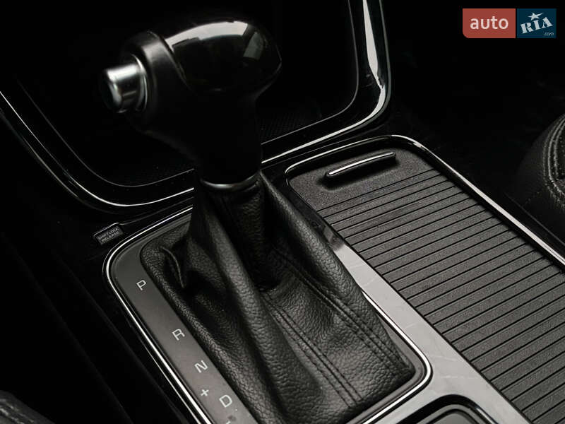 Позашляховик / Кросовер Kia Sorento 2014 в Миколаєві