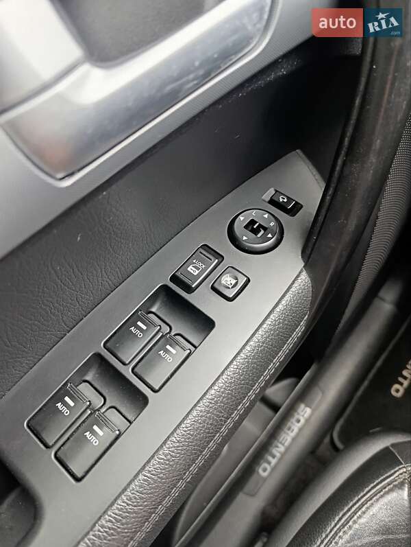 Позашляховик / Кросовер Kia Sorento 2014 в Києві