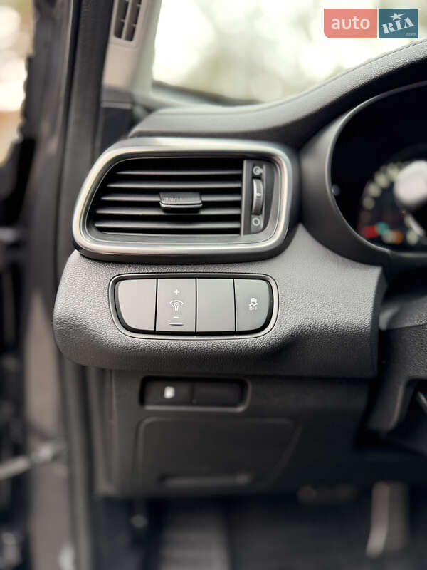 Позашляховик / Кросовер Kia Sorento 2015 в Луцьку