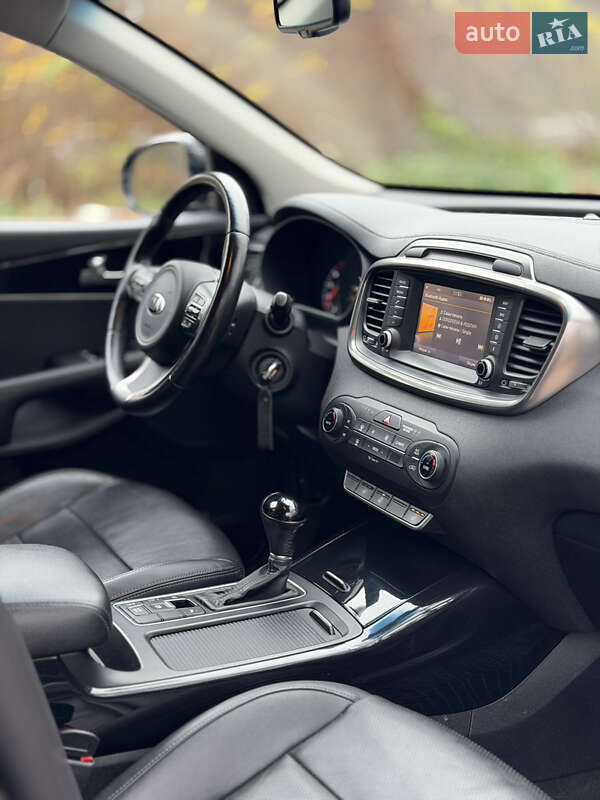 Позашляховик / Кросовер Kia Sorento 2015 в Луцьку