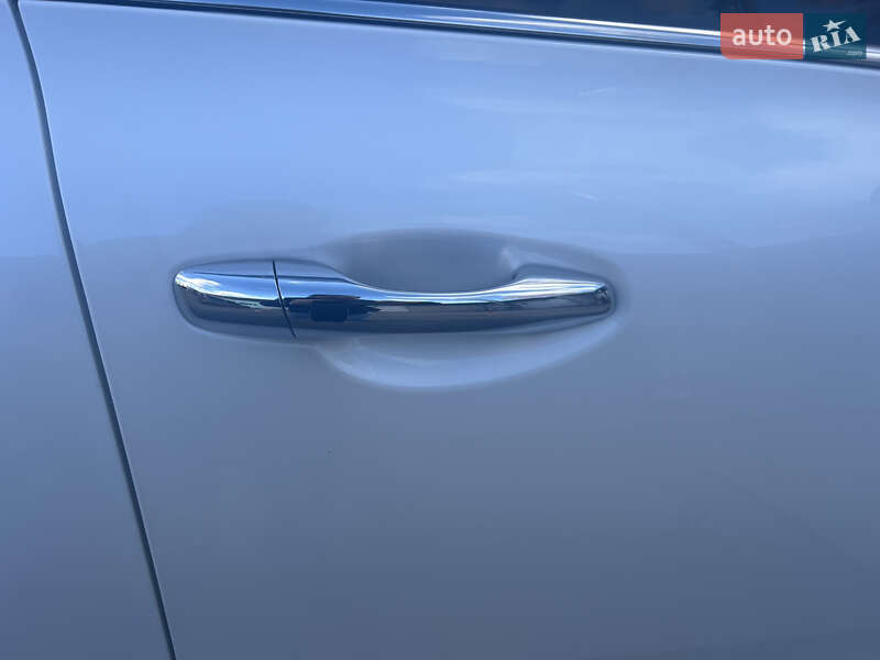 Позашляховик / Кросовер Kia Sorento 2016 в Миколаєві