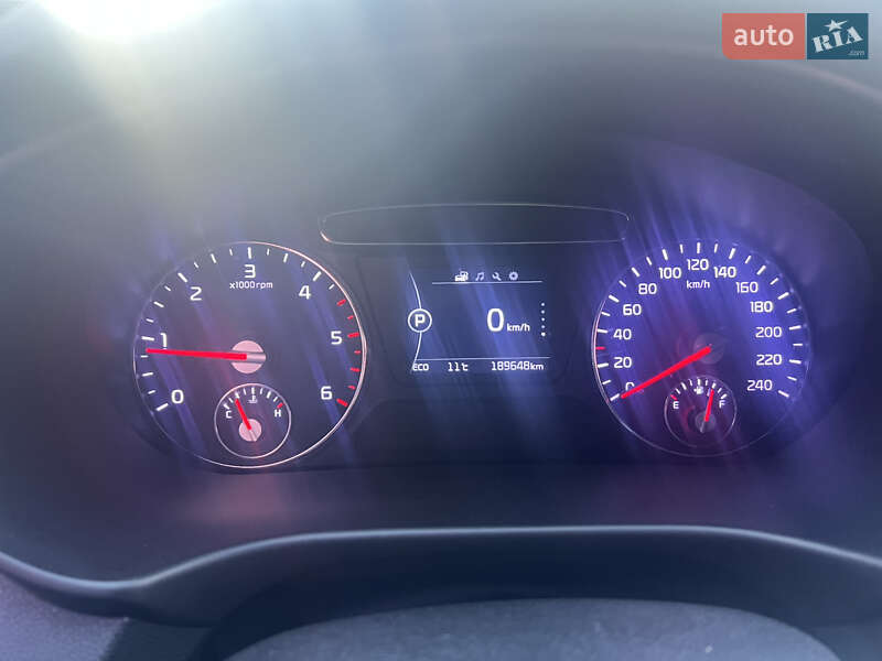 Позашляховик / Кросовер Kia Sorento 2016 в Миколаєві