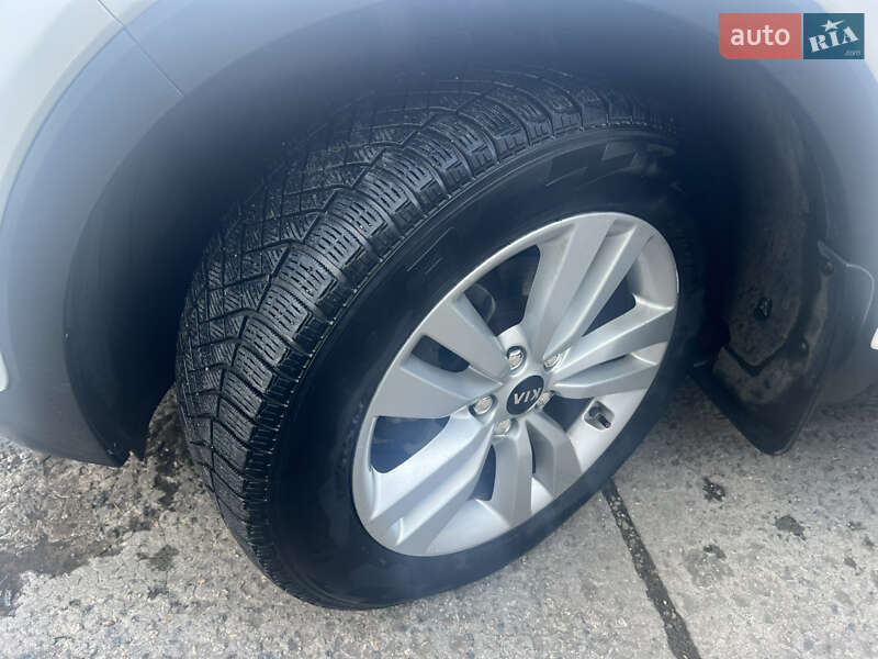 Позашляховик / Кросовер Kia Sorento 2016 в Миколаєві