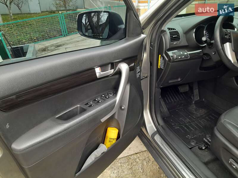 Позашляховик / Кросовер Kia Sorento 2012 в Полтаві