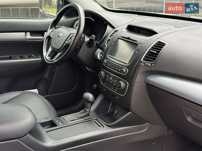 Внедорожник / Кроссовер Kia Sorento 2015 в Ровно