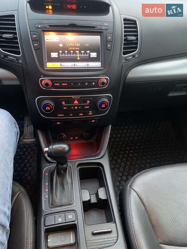 Позашляховик / Кросовер Kia Sorento 2014 в Миколаєві