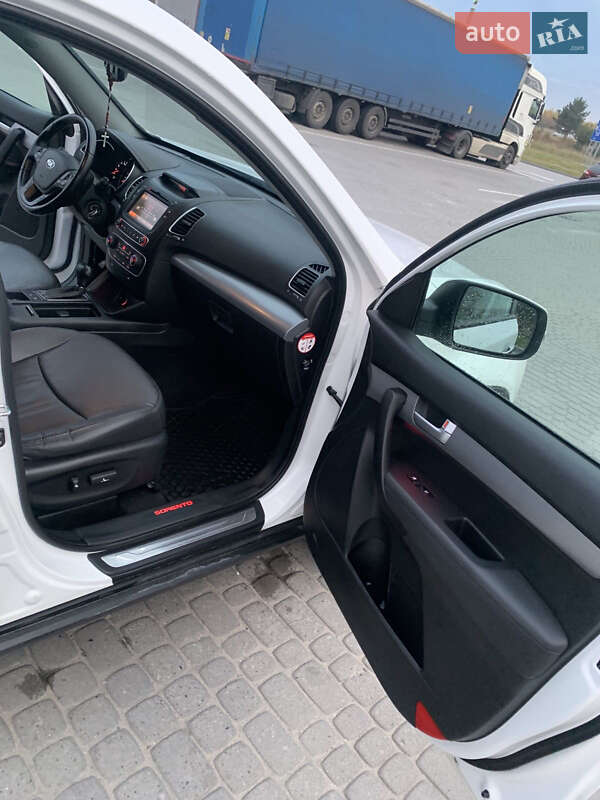 Позашляховик / Кросовер Kia Sorento 2014 в Миколаєві