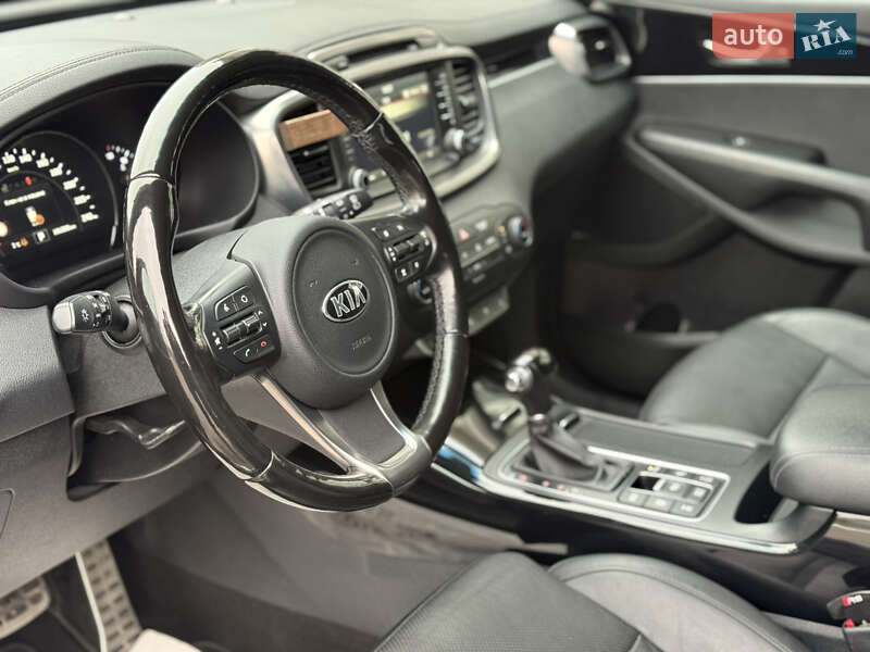 Позашляховик / Кросовер Kia Sorento 2015 в Стрию