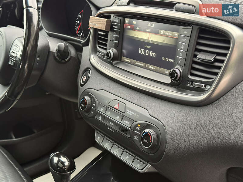 Позашляховик / Кросовер Kia Sorento 2015 в Стрию