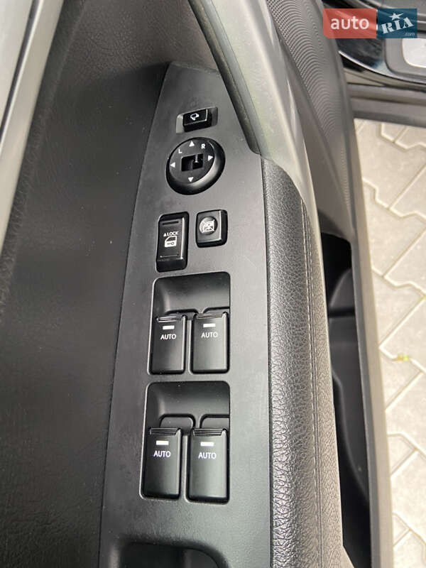 Внедорожник / Кроссовер Kia Sorento 2012 в Дрогобыче фото 32 Внедорожник / Кроссовер Kia Sorento 2012 в Дрогобыче