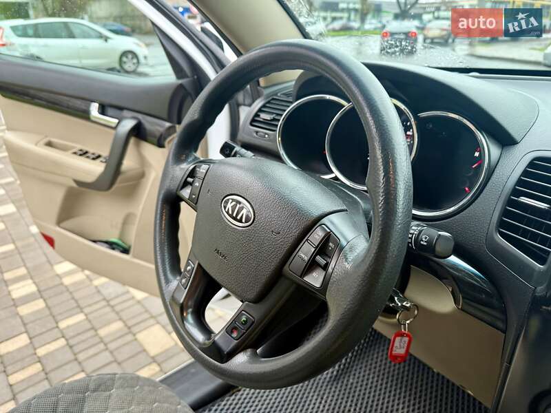 Внедорожник / Кроссовер Kia Sorento 2010 в Одессе