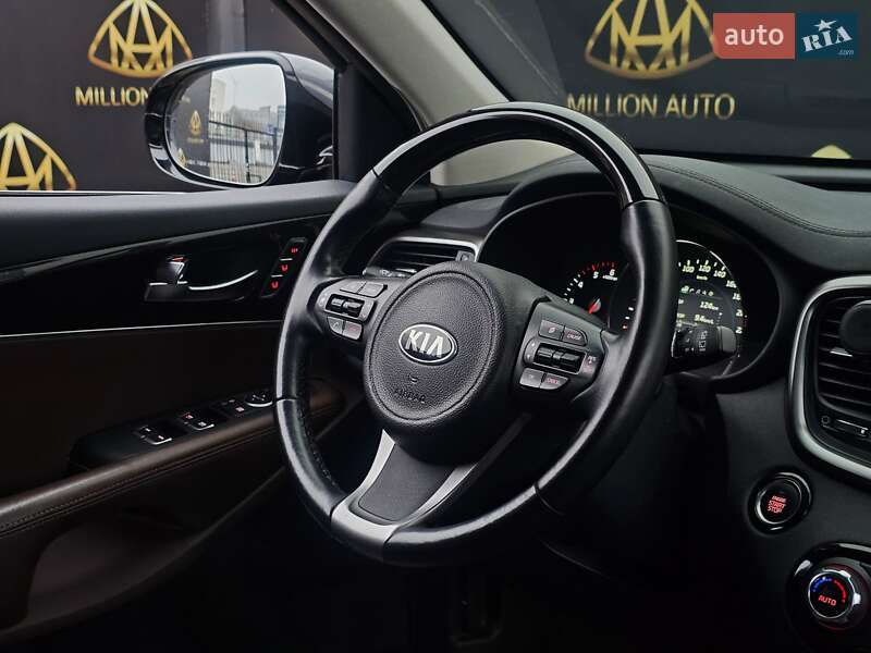 Внедорожник / Кроссовер Kia Sorento 2016 в Киеве