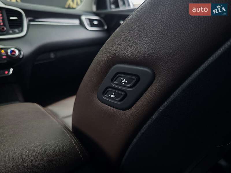 Внедорожник / Кроссовер Kia Sorento 2016 в Киеве