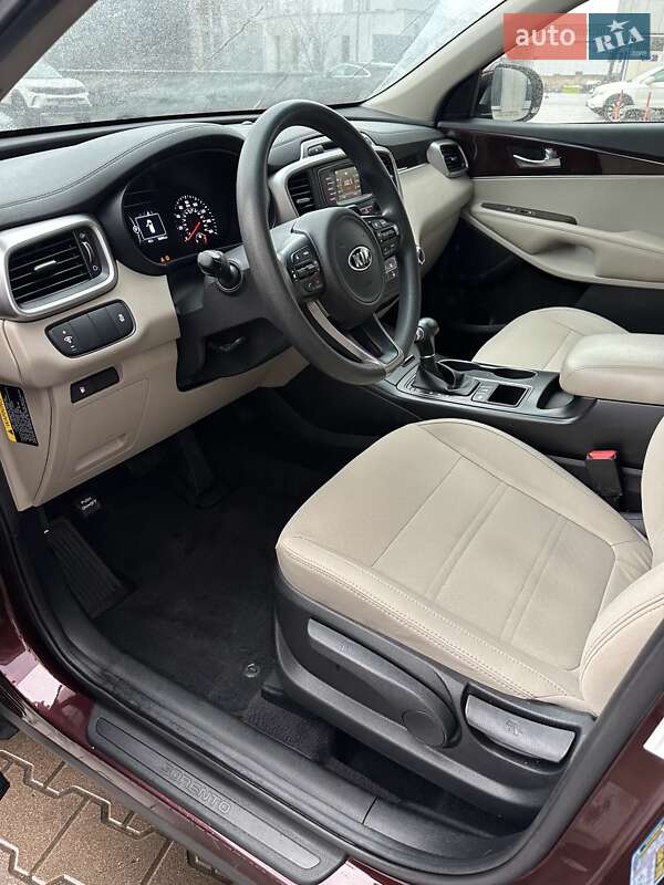 Позашляховик / Кросовер Kia Sorento 2017 в Києві фото 28 Позашляховик / Кросовер Kia Sorento 2017 в Києві