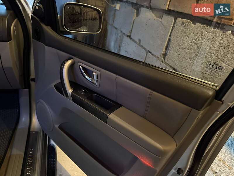 Позашляховик / Кросовер Kia Sorento 2006 в Києві