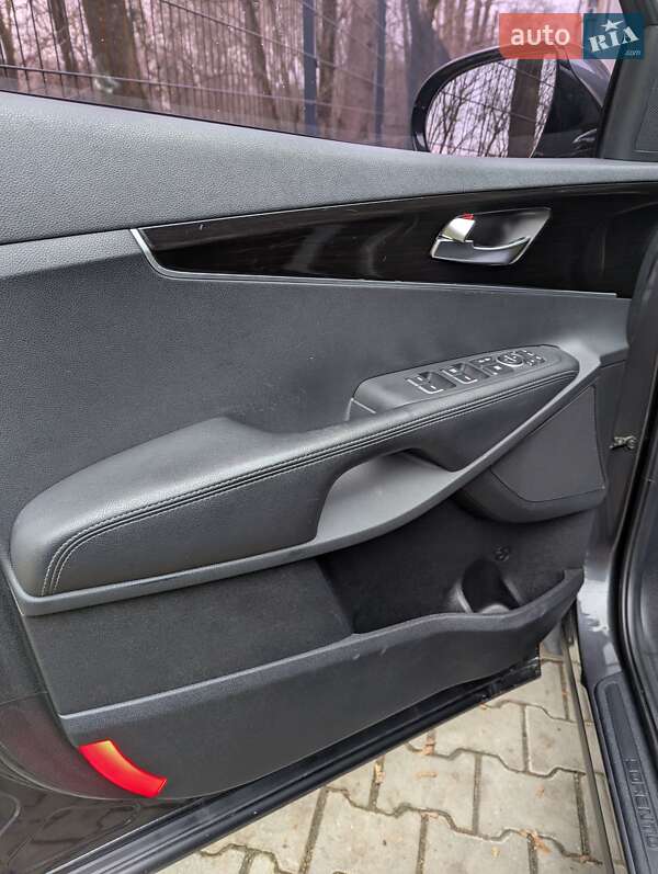 Внедорожник / Кроссовер Kia Sorento 2017 в Тернополе