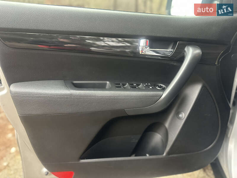 Позашляховик / Кросовер Kia Sorento 2012 в Києві