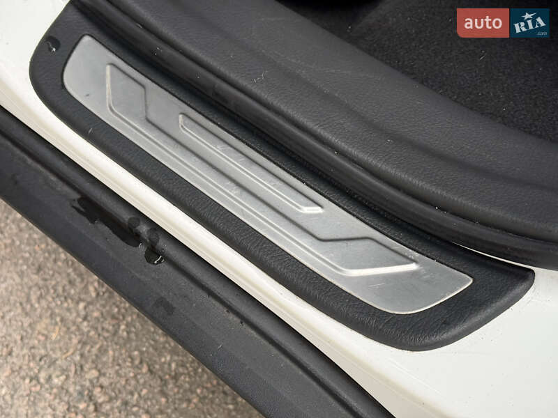 Внедорожник / Кроссовер Kia Sorento 2015 в Ровно фото 45 Внедорожник / Кроссовер Kia Sorento 2015 в Ровно