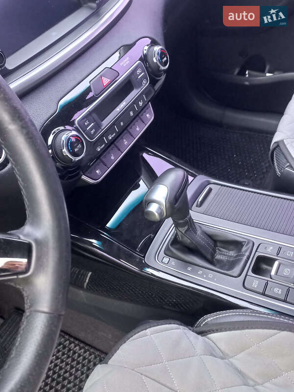 Внедорожник / Кроссовер Kia Sorento 2017 в Ровно фото 15 Внедорожник / Кроссовер Kia Sorento 2017 в Ровно