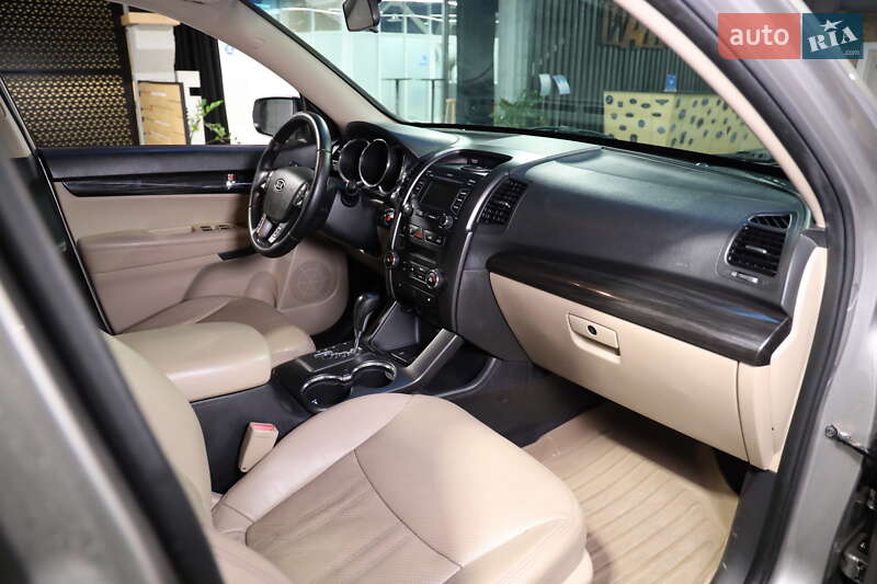 Позашляховик / Кросовер Kia Sorento 2012 в Луцьку