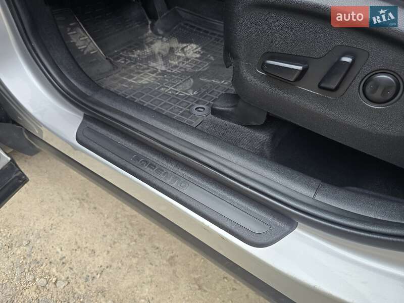 Внедорожник / Кроссовер Kia Sorento 2015 в Запорожье