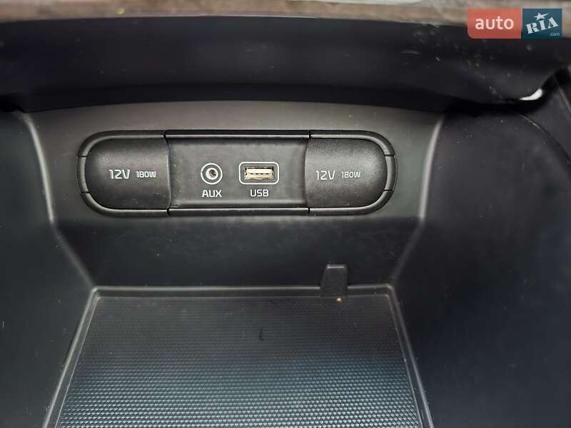 Внедорожник / Кроссовер Kia Sorento 2015 в Запорожье