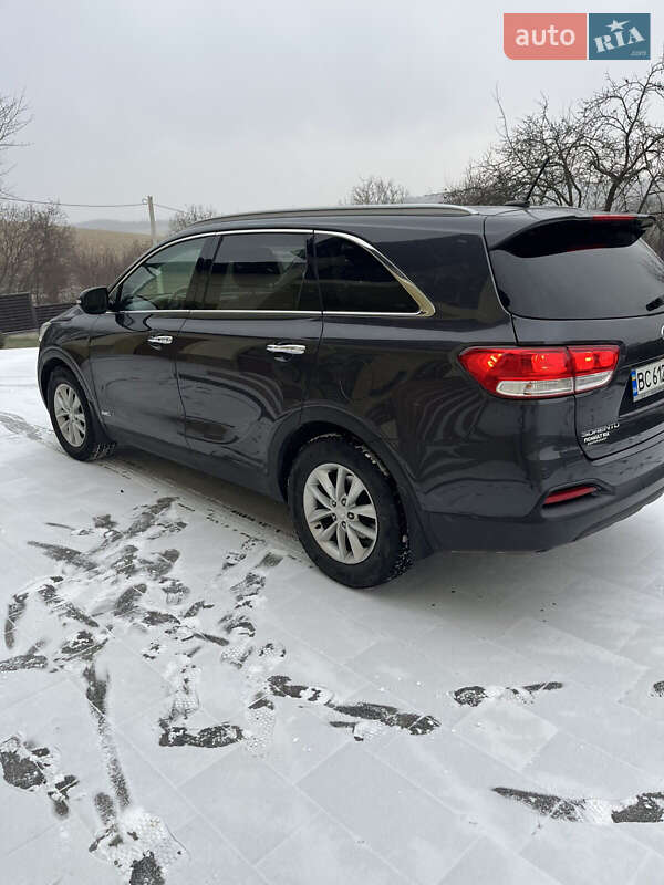 Позашляховик / Кросовер Kia Sorento 2016 в Львові