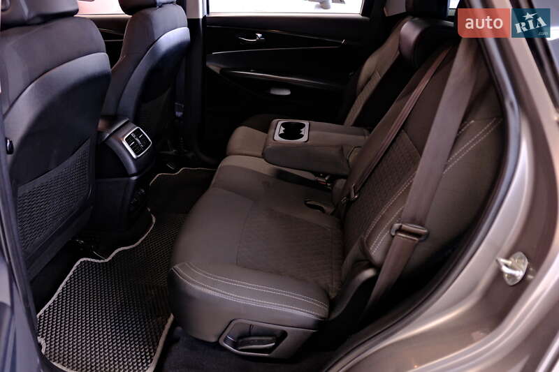 Позашляховик / Кросовер Kia Sorento 2017 в Одесі фото 33 Позашляховик / Кросовер Kia Sorento 2017 в Одесі