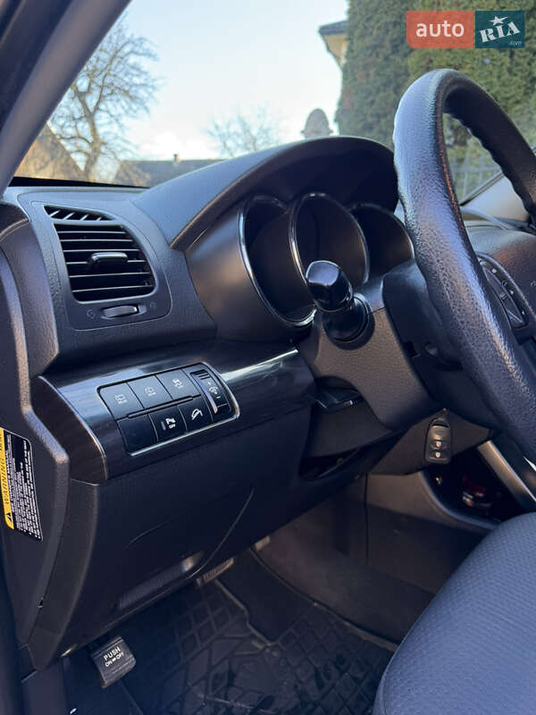 Позашляховик / Кросовер Kia Sorento 2011 в Надвірній