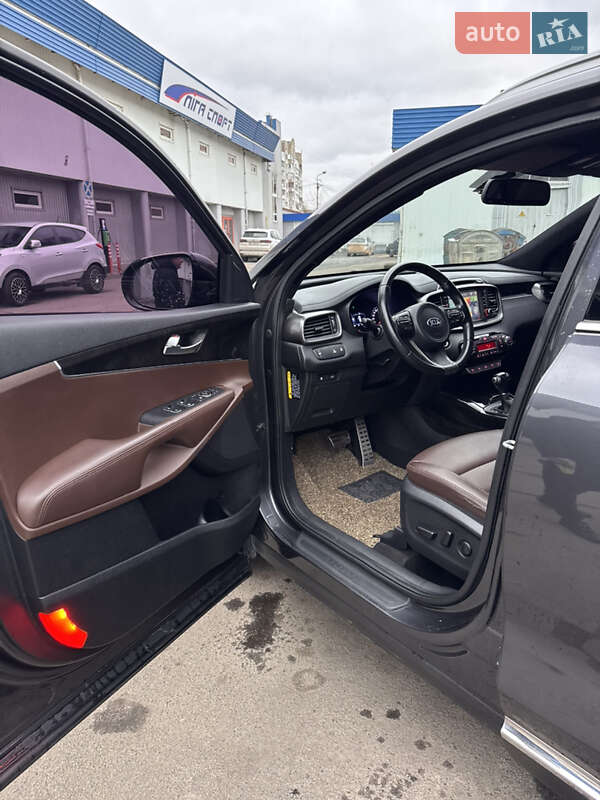 Позашляховик / Кросовер Kia Sorento 2016 в Луцьку