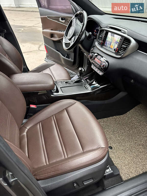 Позашляховик / Кросовер Kia Sorento 2016 в Луцьку