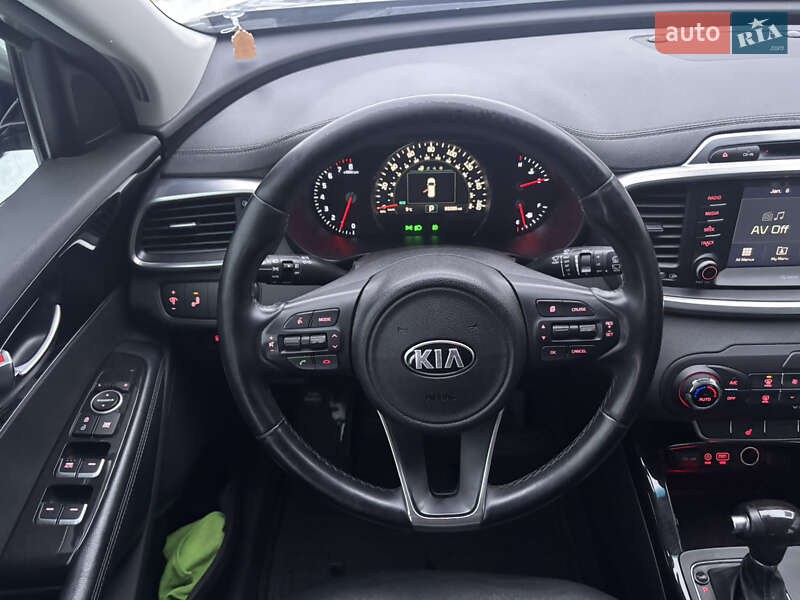 Внедорожник / Кроссовер Kia Sorento 2017 в Полтаве