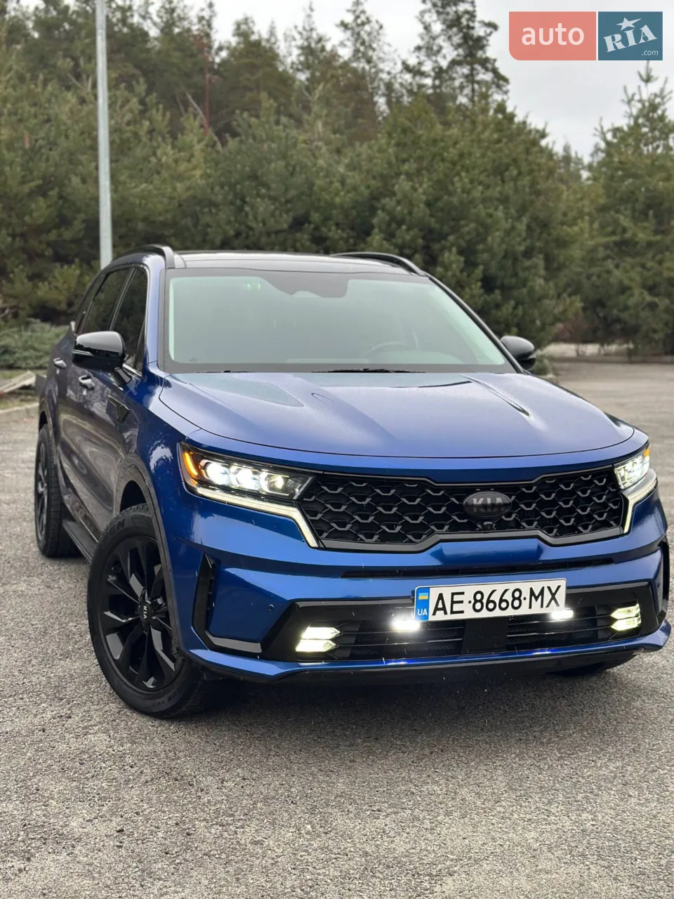 Автомобіль у шикарному стані. Тільки після т.о. Двигун, коробка, ходова на відмінно, невеликий пробіг. Кузов без зауважень, всього декілька підкрасів, виглядає дуже красиво. Додатково встановлено дороге хороше світло, підніжка, два комплекти килимків, нова гума. Багата комплектація, салон в ідеальному стані як новий. Переоформлення.