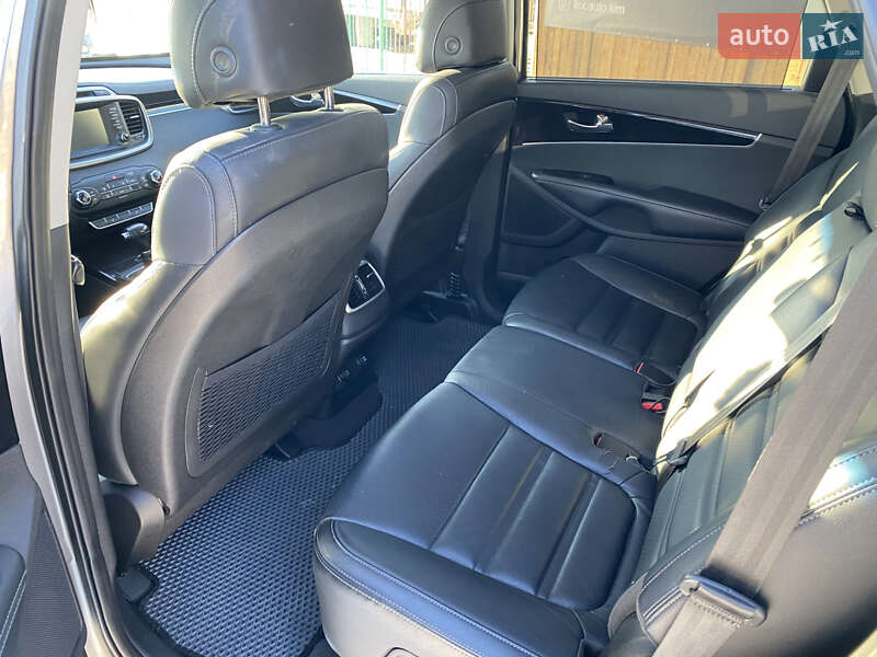 Позашляховик / Кросовер Kia Sorento 2016 в Коломиї