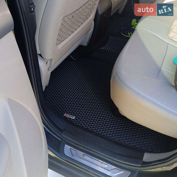 Внедорожник / Кроссовер Kia Sorento 2012 в Ивано-Франковске