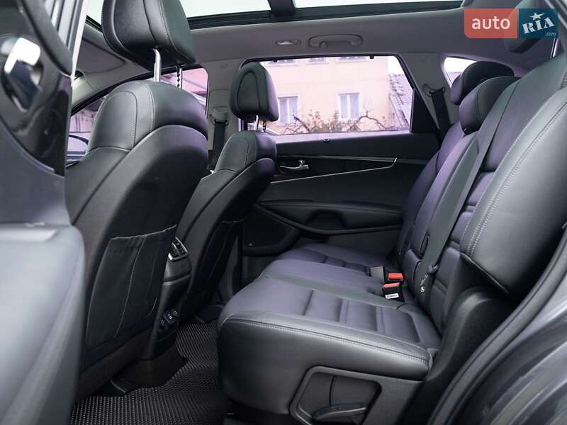 Внедорожник / Кроссовер Kia Sorento 2015 в Краснограде