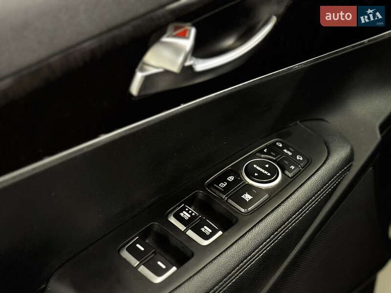 Внедорожник / Кроссовер Kia Sorento 2016 в Николаеве