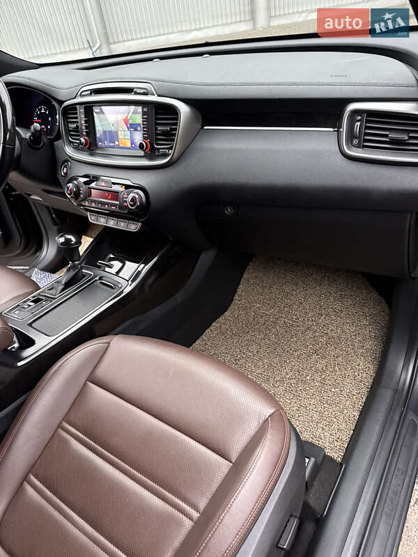 Внедорожник / Кроссовер Kia Sorento 2016 в Луцке