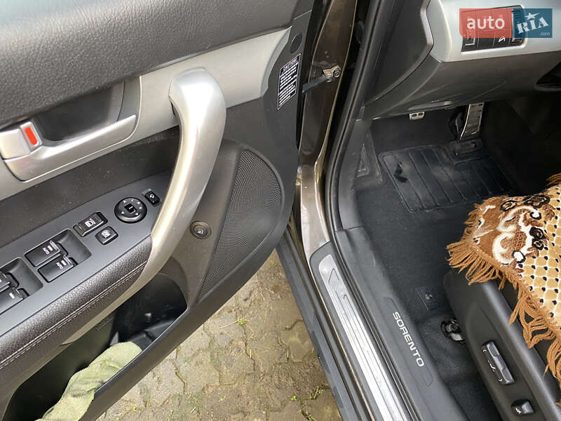 Внедорожник / Кроссовер Kia Sorento 2010 в Хусте