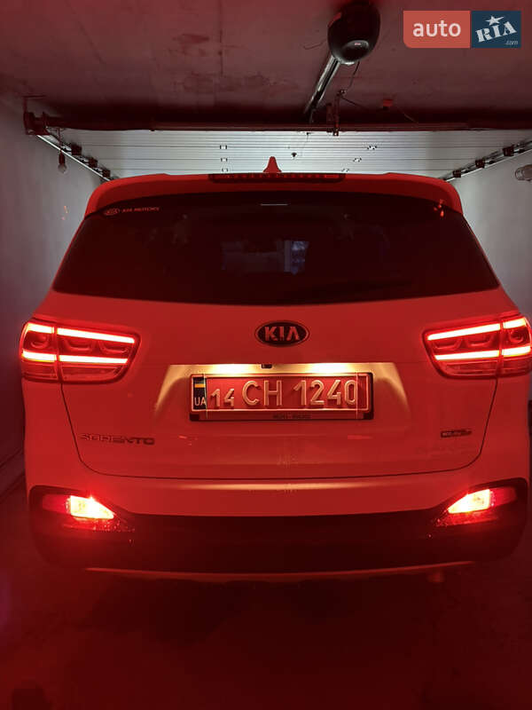 Внедорожник / Кроссовер Kia Sorento 2017 в Черновцах фото 10 Внедорожник / Кроссовер Kia Sorento 2017 в Черновцах