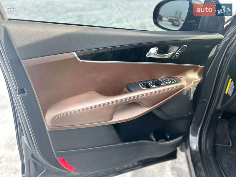 Внедорожник / Кроссовер Kia Sorento 2016 в Киеве